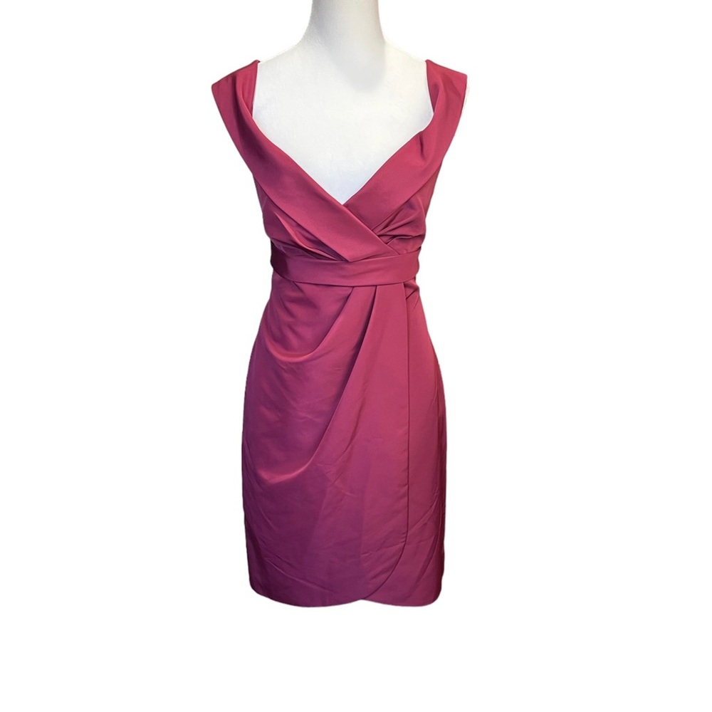 Vineyard Collection Off the Shoulder Formal Dress / Size: 10 / Color: Magenta